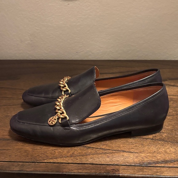 Tory Burch Black Leather Loafers with Gold Chain - Picture 2 of 15